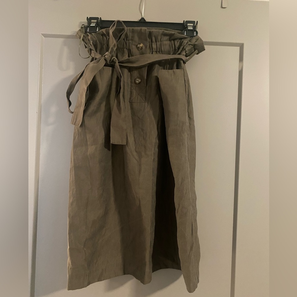 MNG - Olive green high waisted skirt - excellent condition